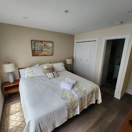 Classy & Comfortable Condo!